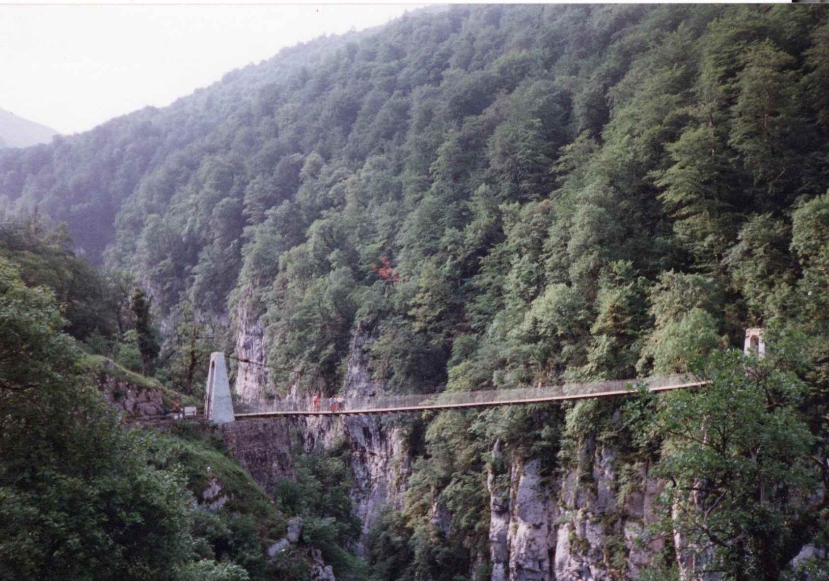 GR10 passerelle Holzarte étape Larrau Sainte Engra